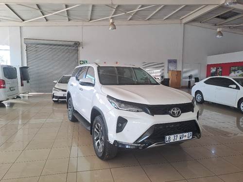 Toyota Fortuner V 2.4 GD-6 Raised Body Auto