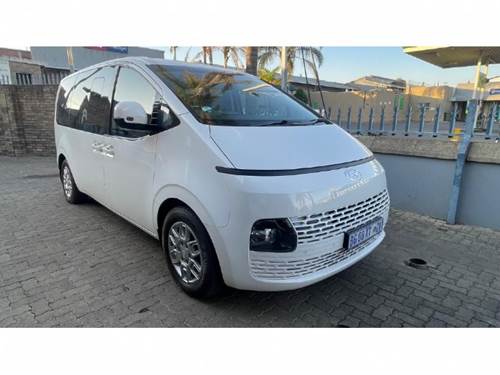 Hyundai Staria 2.2D Executive (9 Seater)