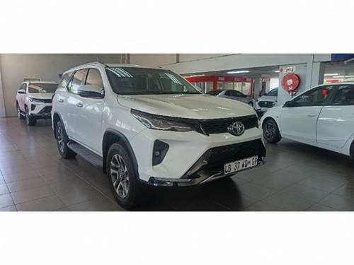 Toyota Fortuner V 2.4 GD-6 Raised Body Auto