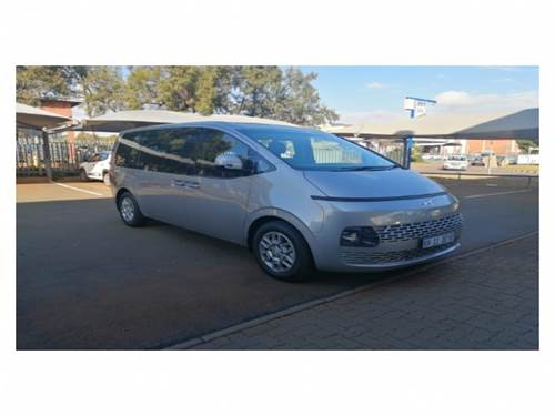 Hyundai Staria 2.2D Executive (9 Seater)