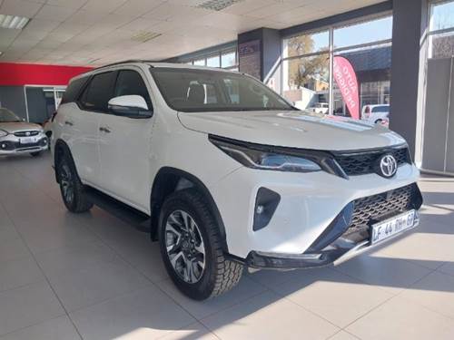 Toyota Fortuner VI 2.4GD-6 Auto 4x4