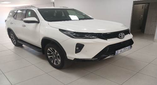 Toyota Fortuner V 2.4 GD-6 Raised Body Auto