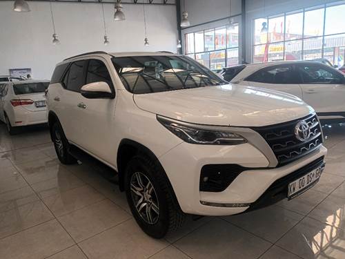 Toyota Fortuner V 2.4 GD-6 Raised Body Auto