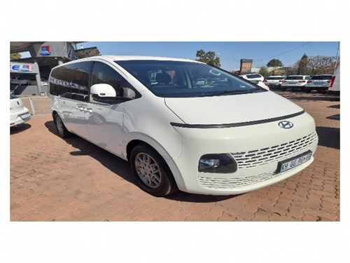 Hyundai Staria 2.2D Executive (9 Seater)