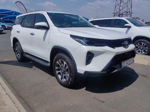 Toyota Fortuner V 2.4 GD-6 Raised Body Auto