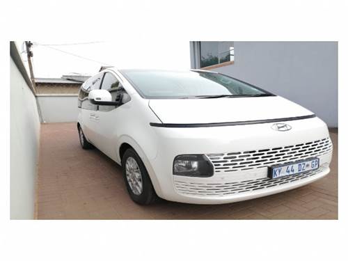 Hyundai Staria 2.2D Executive (9 Seater)