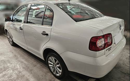 Volkswagen (VW) Polo Vivo 1.6 Sedan Trendline