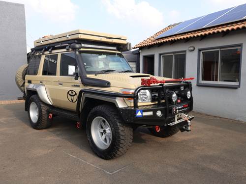 Toyota Land Cruiser 76 4.5 Diesel Station Wagon