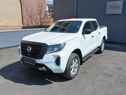 Nissan Navara 2.5 DDTi SE Plus Double Cab 4x4