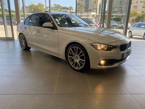 BMW 320i (F30) Auto