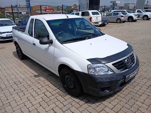 Nissan NP200 1.6i Pack