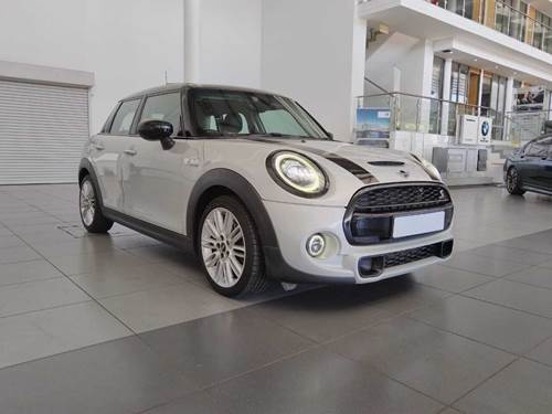 MINI Cooper S Mark V (141 kW) (XU922) Steptronic 5 Doors