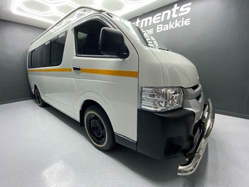 Toyota Quantum HIACE 2.5 D-4D Sesfikile 16 Seat