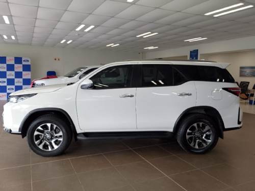 Toyota Fortuner VI 2.8GD-6 VX Auto 