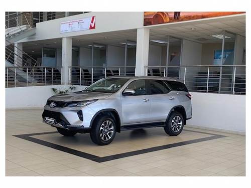 Toyota Fortuner VI 2.4GD-6 Auto 4x4