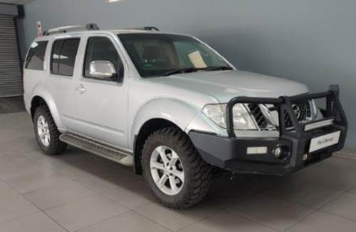 Nissan Pathfinder 2.5 dCi SE Auto