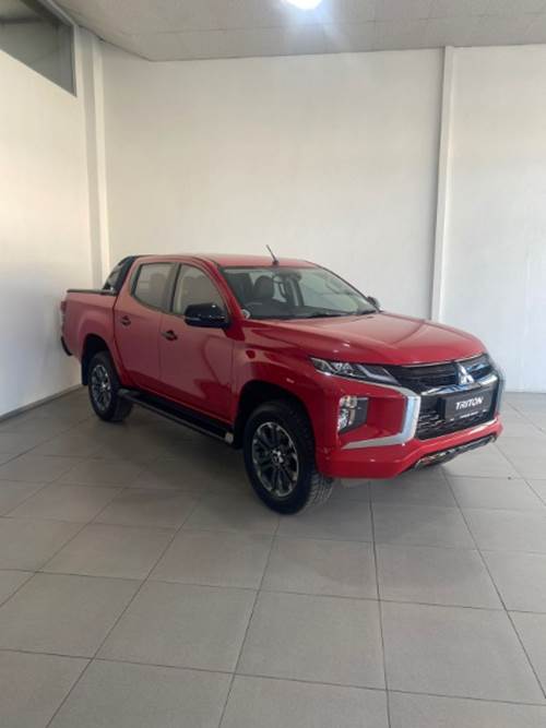 Mitsubishi Triton 2.4 Di-DC Double Cab Auto 4x4