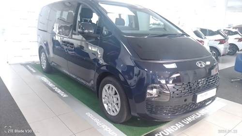 Hyundai Staria 2.2D Executive (9 Seater)