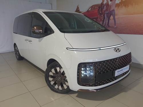 Hyundai Staria 2.2D Luxury (9 Seater)