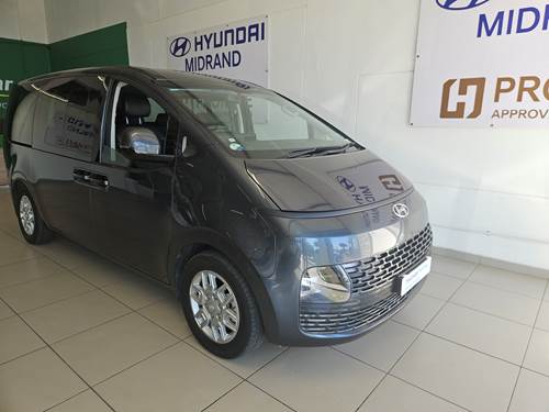 Hyundai Staria 2.2D Executive (9 Seater)