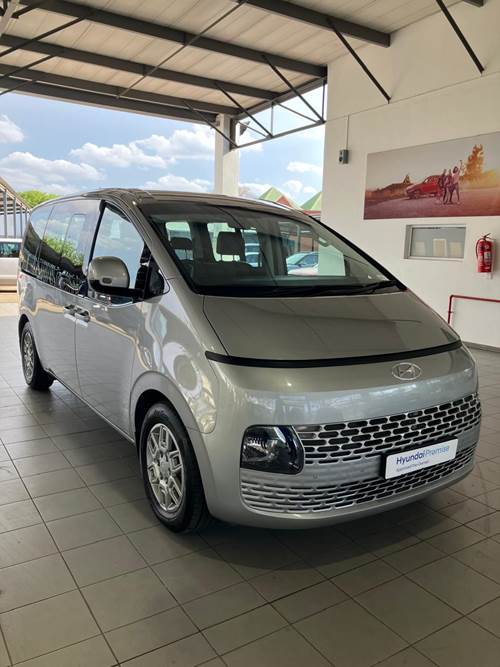 Hyundai Staria 2.2D Executive (9 Seater)