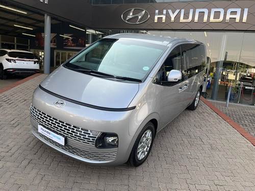 Hyundai Staria 2.2D Executive (9 Seater)