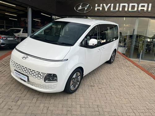 Hyundai Staria 2.2D Elite (9 Seater)