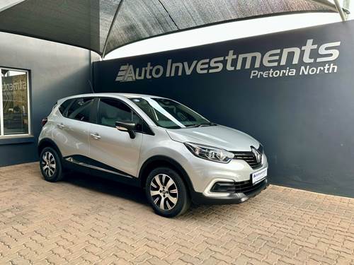 Renault Captur 900T Blaze 5 Door