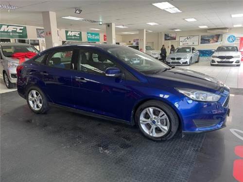 Ford Focus 1.0 EcoBoost Ambiente Sedan