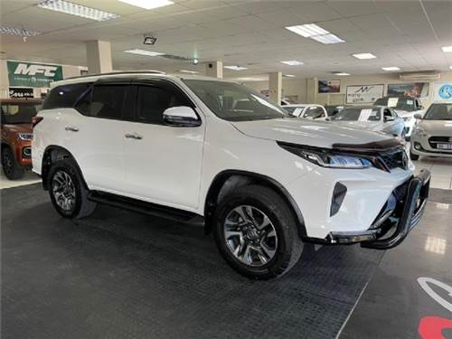 Toyota Fortuner VI 2.8GD-6 VX Auto 