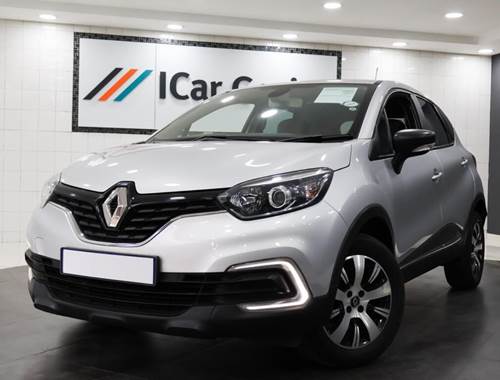 Renault Captur 900T Blaze 5 Door