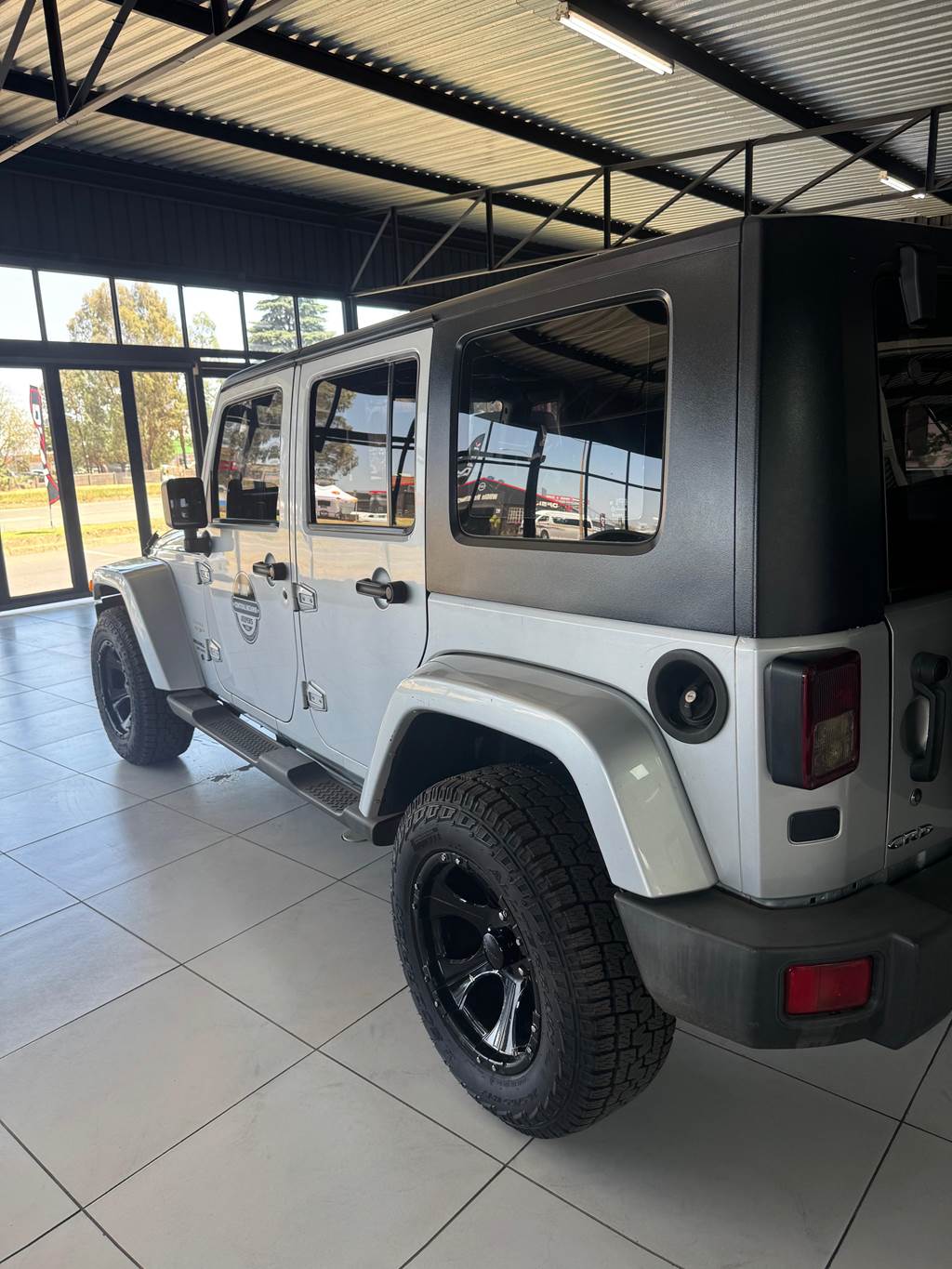 Jeep Wrangler Unlimited Crd Sahara Auto For Sale R