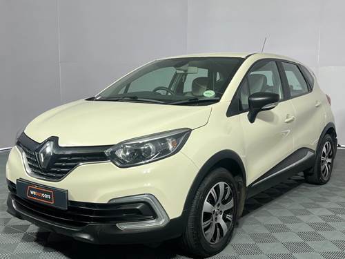 Renault Captur 900T Blaze 5 Door