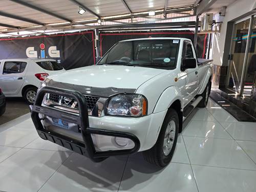 Nissan Hardbody NP300 2.4i Hi-Rider LWB