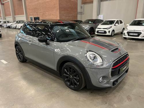 MINI Cooper S Mark IV (141 kW) Steptronic