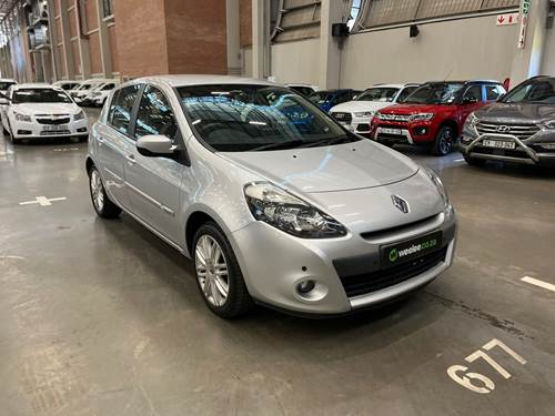 Renault Clio III 1.6 Advantage 5 Door Auto