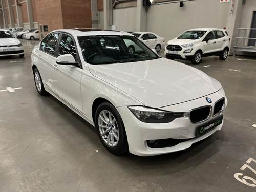 BMW 320i (F30)