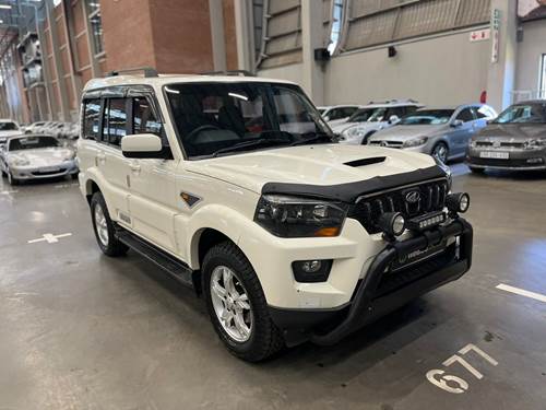 Mahindra Scorpio 2.2 CRDe S10 mHawk 4x4 8 Seater