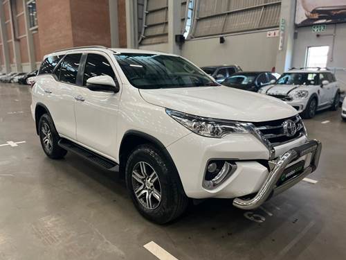 Toyota Fortuner IV 2.4 GD-6 4x4 Auto