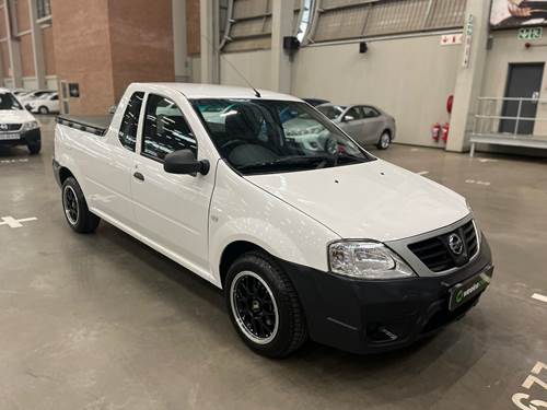 Nissan NP200 1.6i Pack