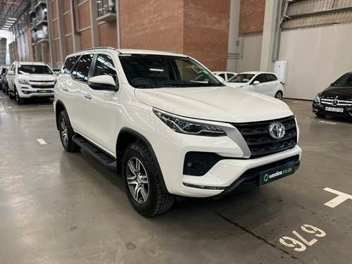 Toyota Fortuner V 2.4 GD-6 Raised Body Auto