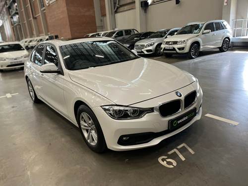 BMW 320i (F30)