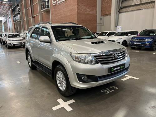 Toyota Fortuner III 2.5 D-4D VNT Raised Body Auto