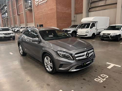 Mercedes Benz GLA 220 CDi