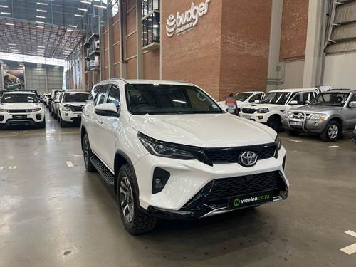 Toyota Fortuner VI 2.4GD-6 Auto 4x4