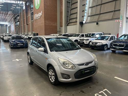 Ford Figo 1.4i Trend 5-Door Hatch Back