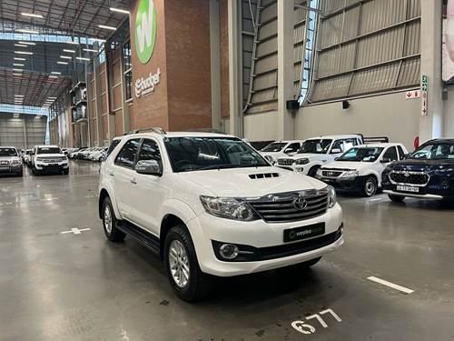 Toyota Fortuner III 2.5 D-4D VNT Raised Body Auto