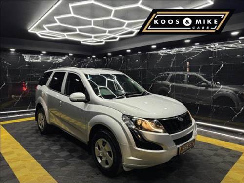 Mahindra XUV 500 2.2 (W4) mHawk 7 Seater ()