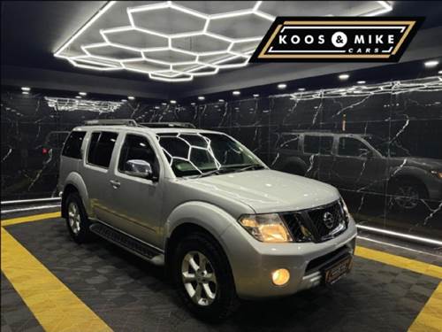 Nissan Pathfinder 2.5 dCi Auto LE