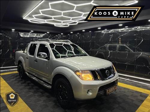 Nissan Navara 3.0 dCi Double Cab LE Auto 4X4